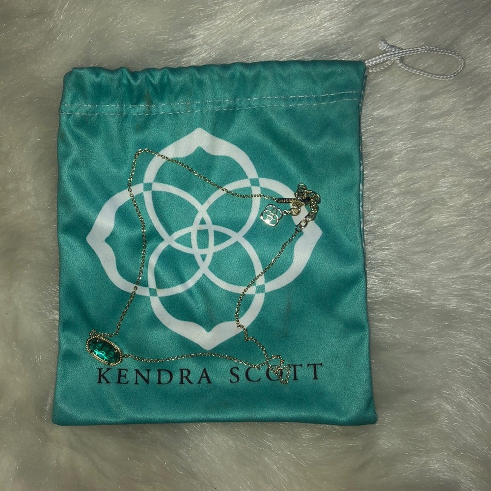Kendra Scott necklace